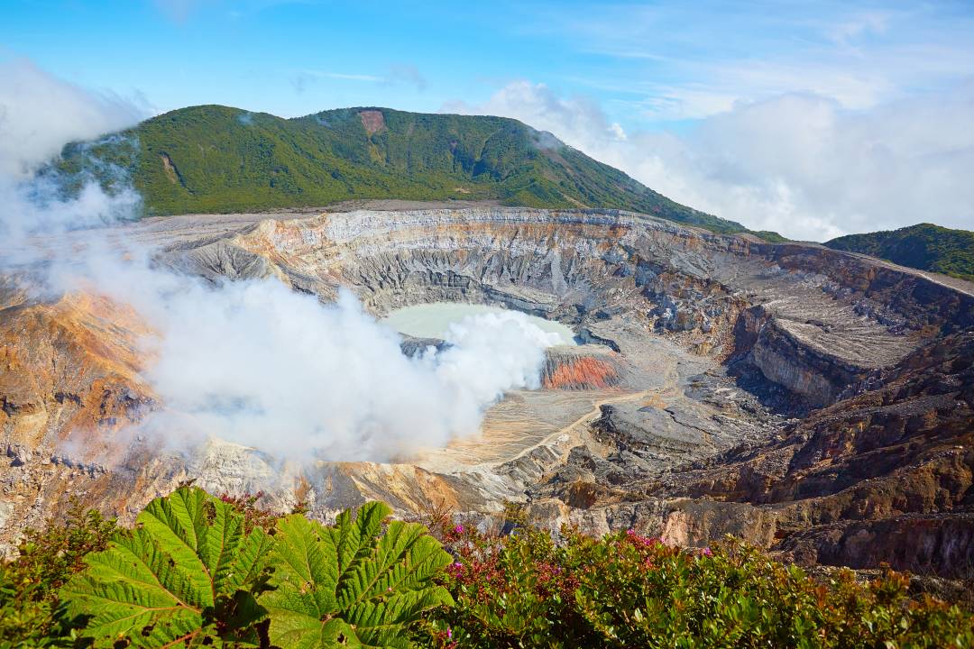 Poas_Volcano.jpg
