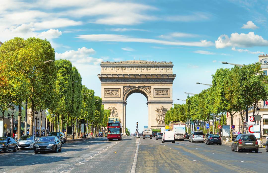Arc_de_Triomphe_Paris.jpg