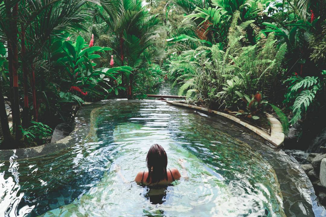 hotspring_girl_relax_tropical.jpg