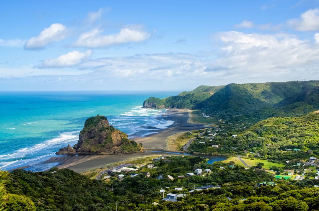 Piha_Beach.jpg