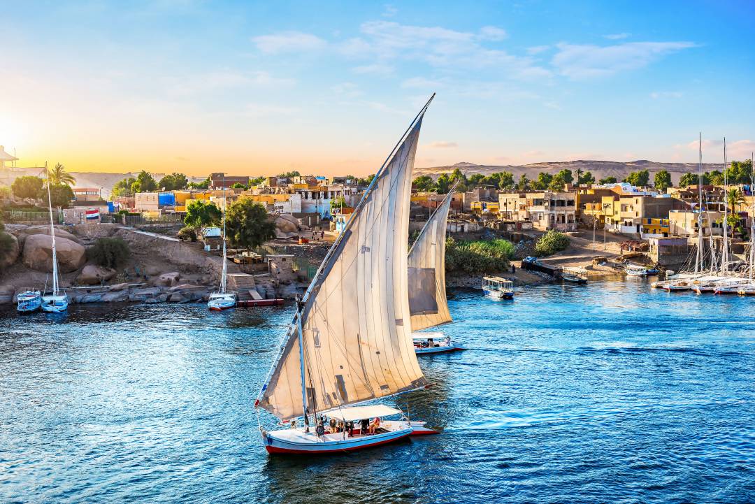 Aswan_near_Luxor.jpg