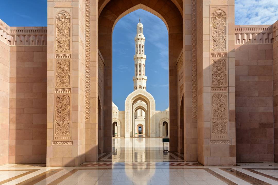 scenic_arches_%20Sultan_Qaboos_Grand_Mosque.jpg