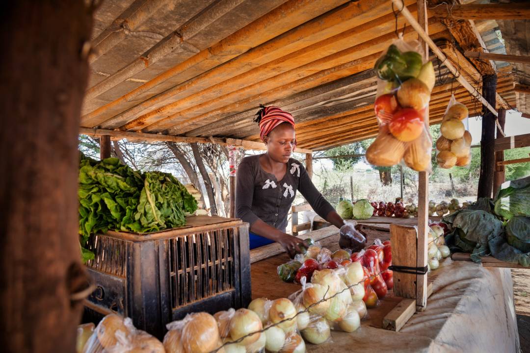 african_woman_food_stall.jpg