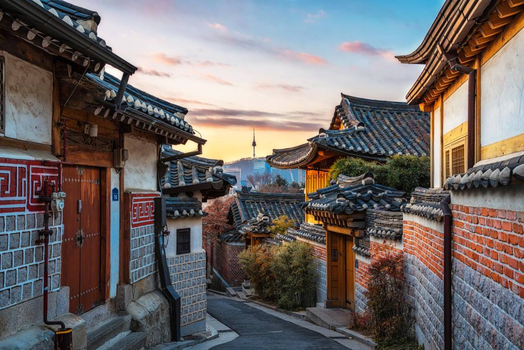 Bukchon_Hanok_Village.jpg