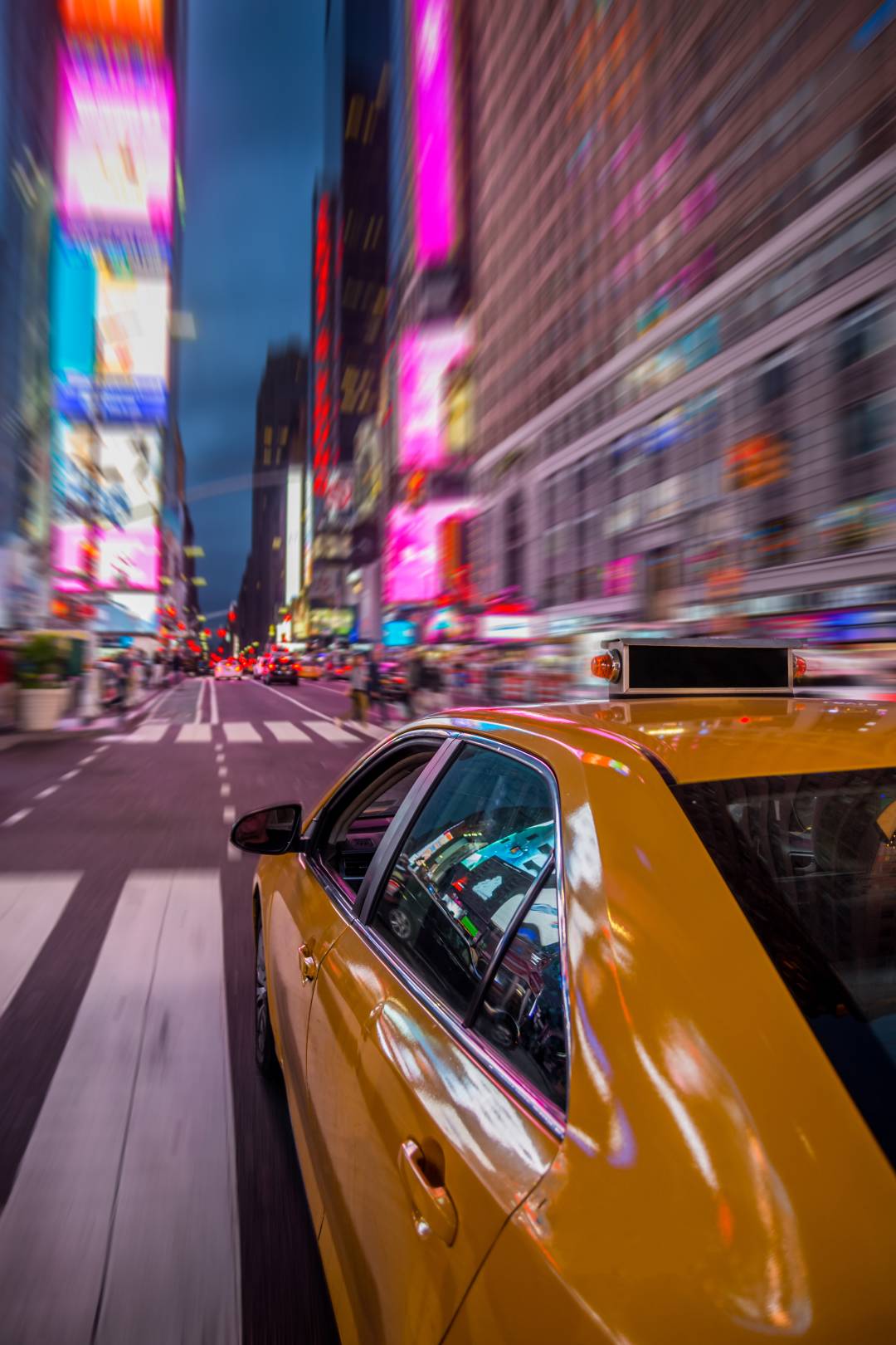 Times_Square_cab_night.jpg