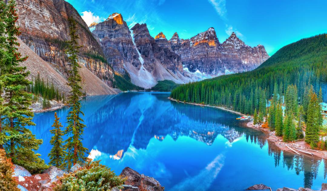 Moraine_Lake_Banff_National_Park_v2.jpg