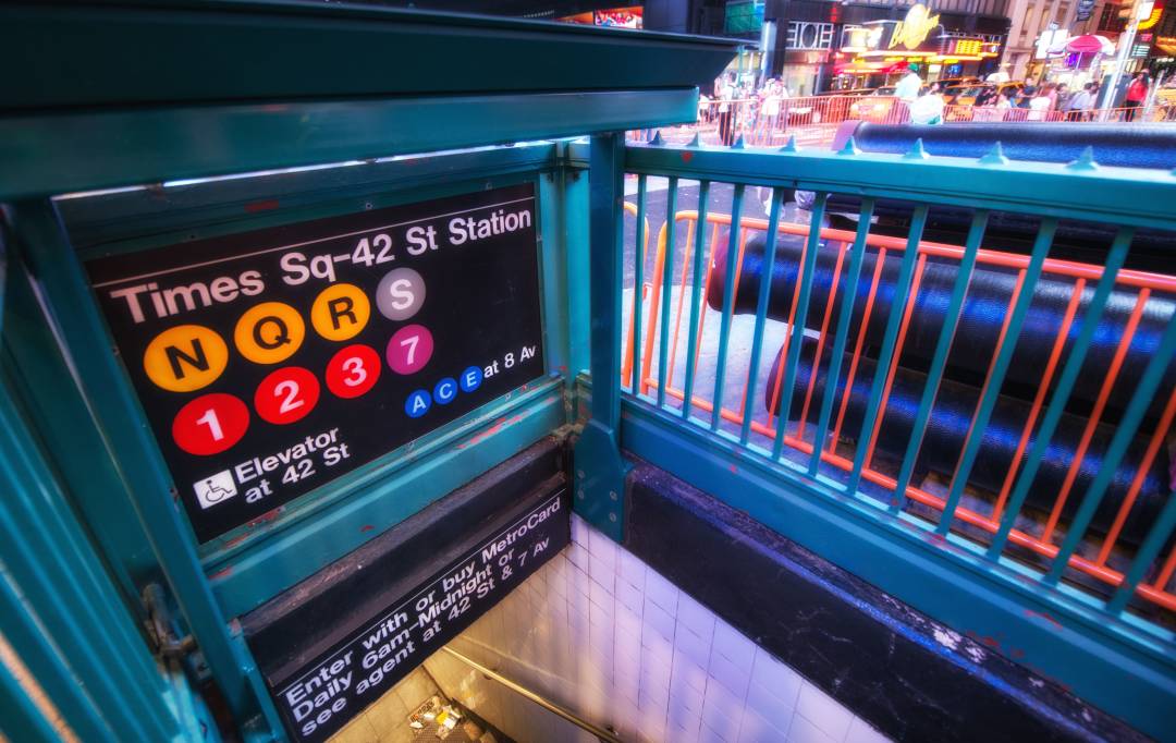 Metro_Times_Square_Sign.jpg