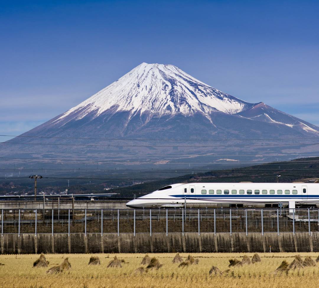 Bullet_Train_Mount_Fushi.jpg