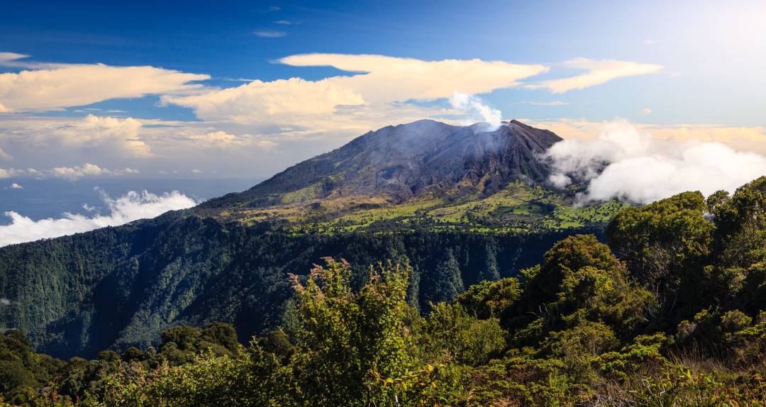 Header_Turrialba_Volcano.jpg