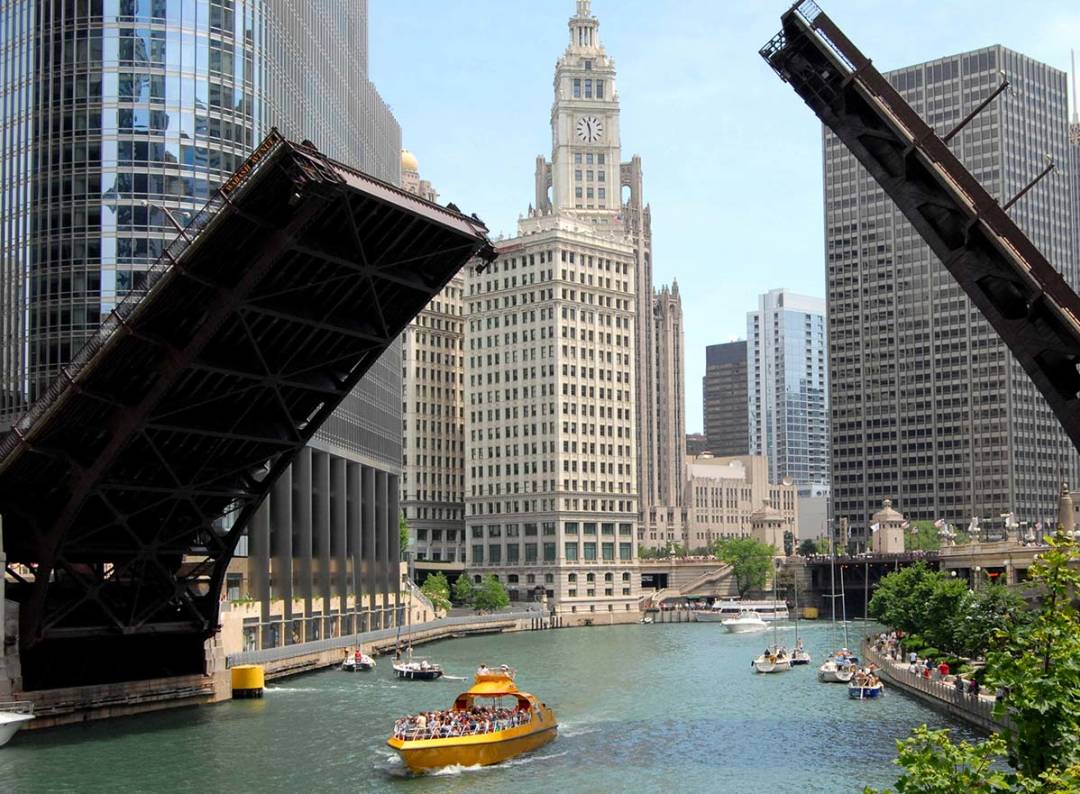 LS_Chicago_River_2.jpg