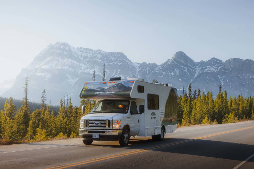 C25_cruise_canada_mountains.jpg