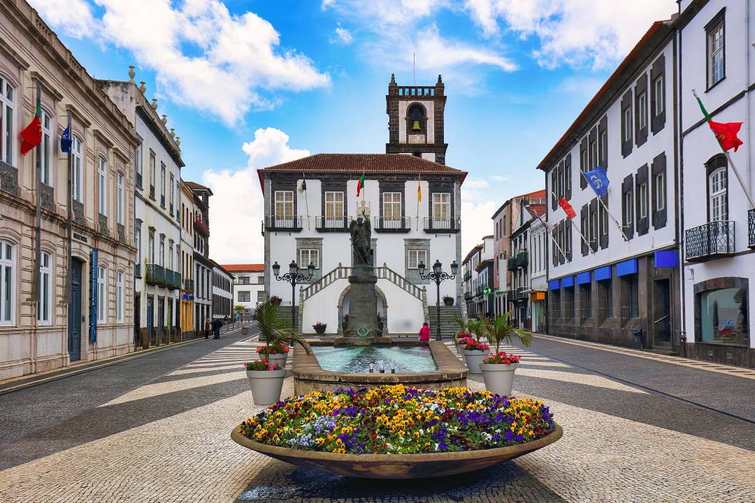 ponta_delgada_city_square.jpg