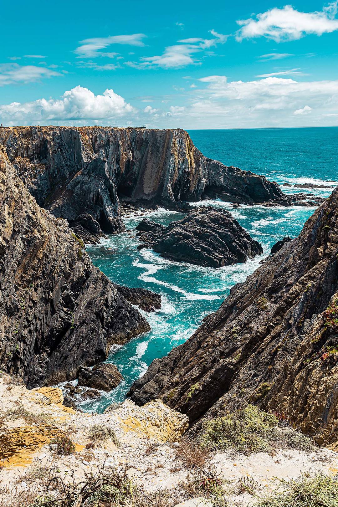 cliffs_of_cabo_sardao.jpg