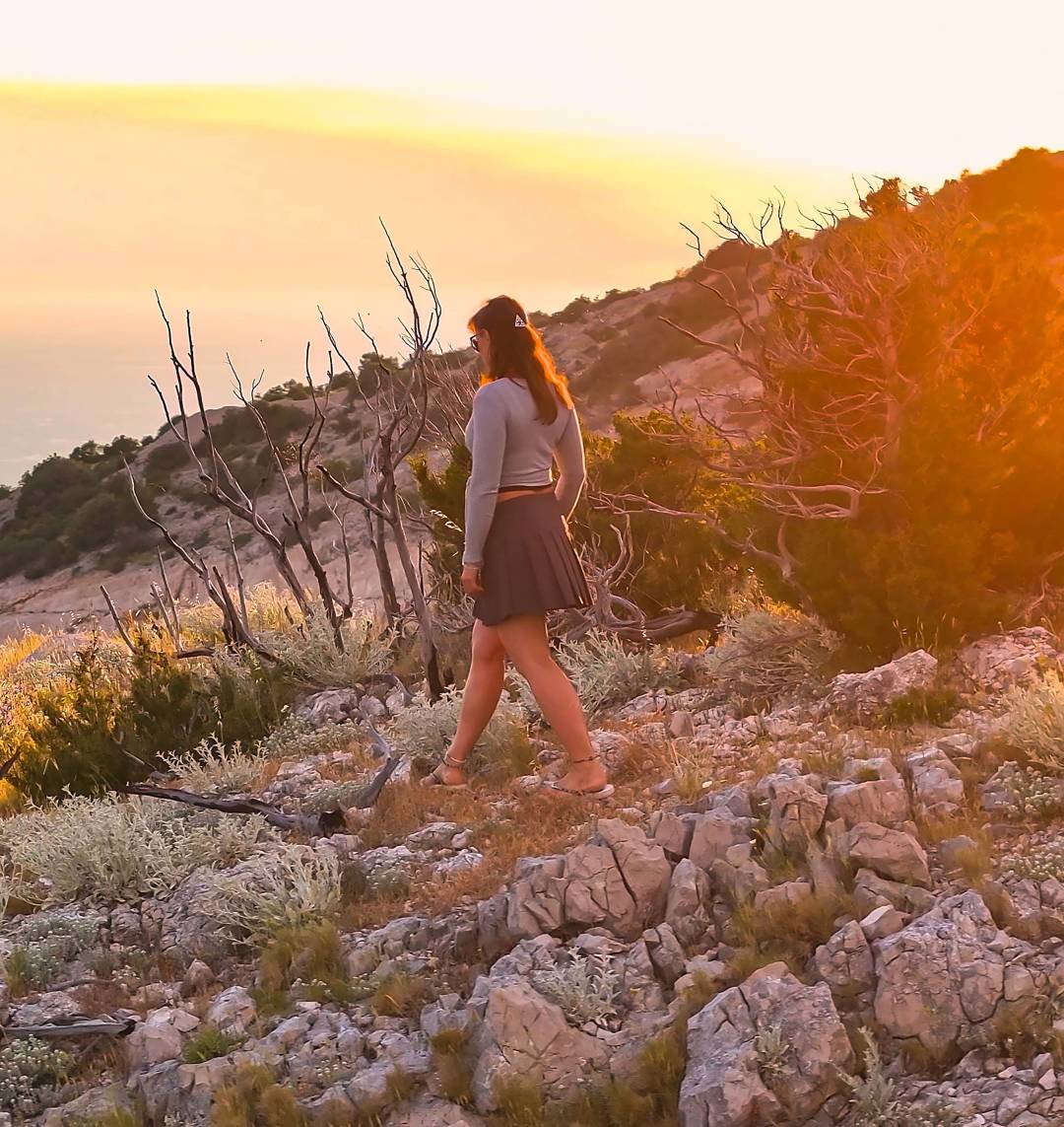 hilltop_hiker_golden_hour.jpg