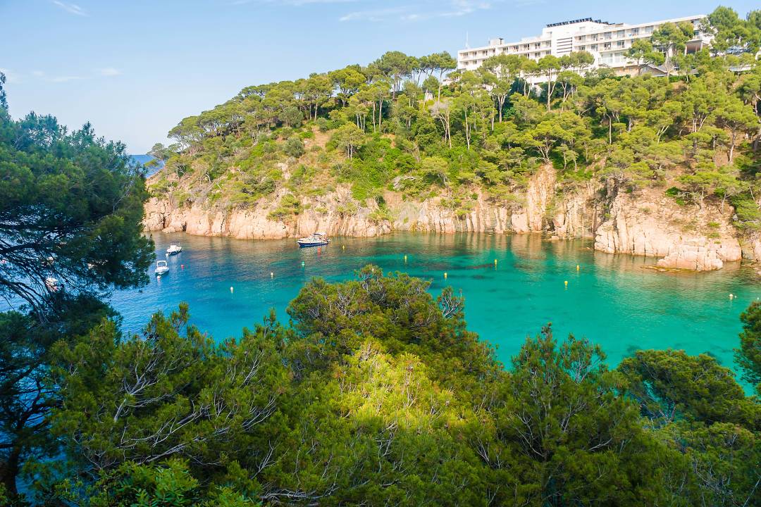 coast_of_sa_riera_catalonia_barcelona.jpg