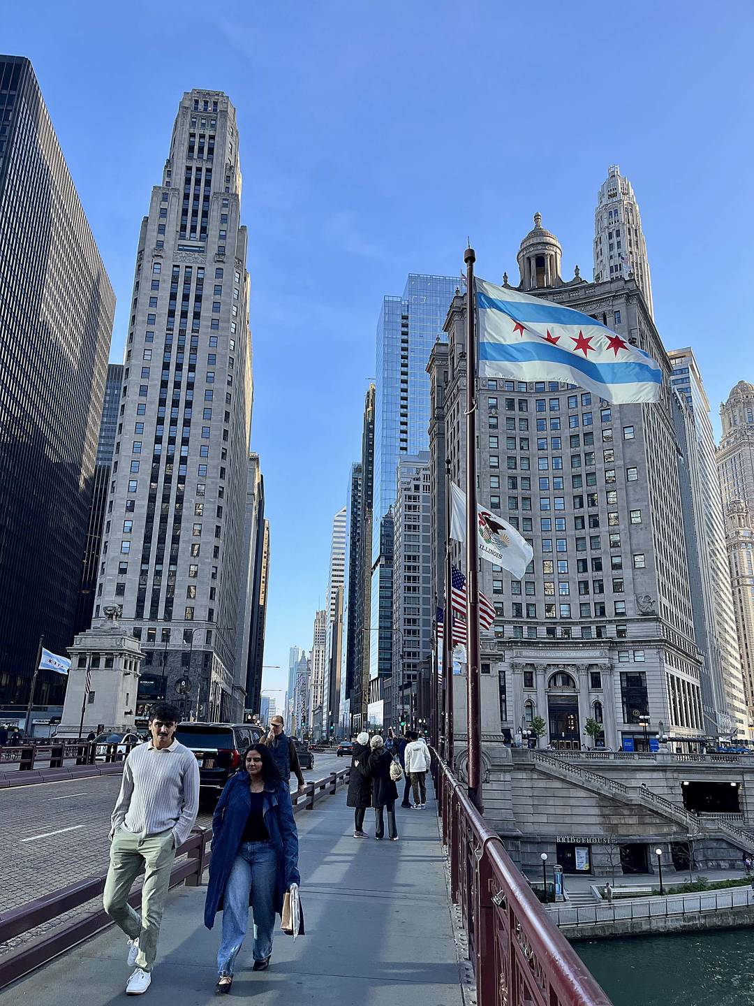 chicago-du-sable-bridge-michigan-avenue.jpg