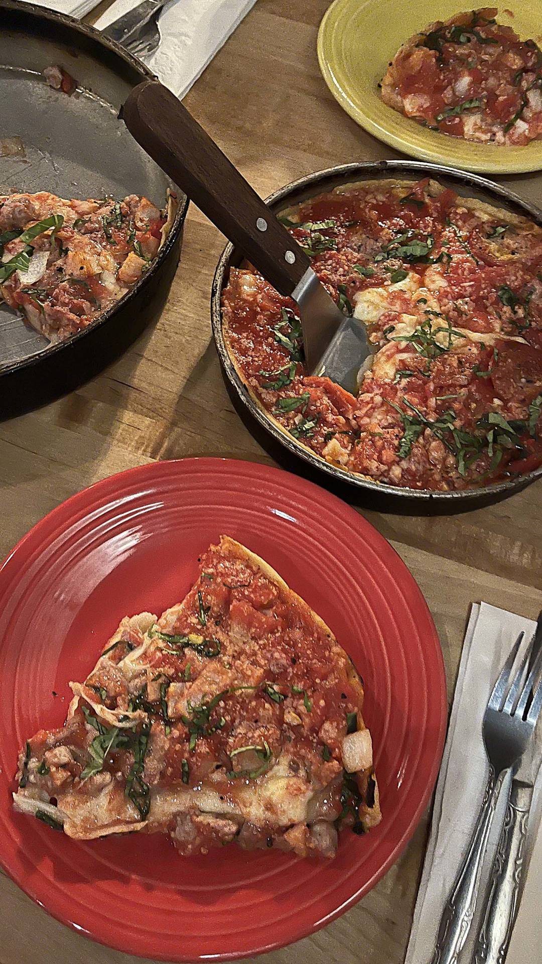 chicago-deep-dish-pizza-authentic.jpg