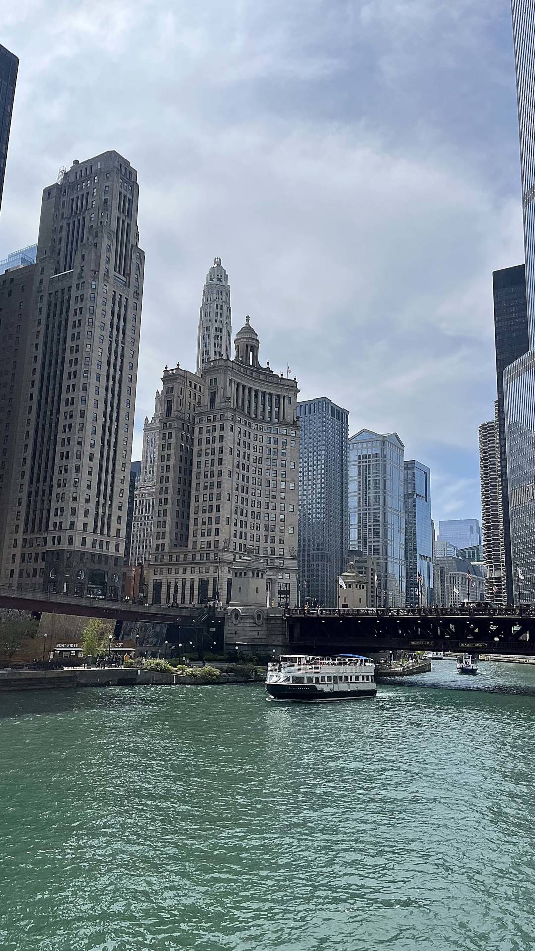 chicago-river-architecture-tour-views.jpg