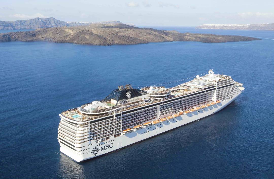 MSC_Fantasia_met_kustlijn.jpg