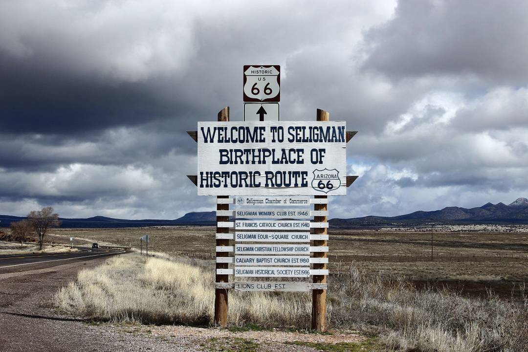seligman_welcome_sign_arizona.jpg