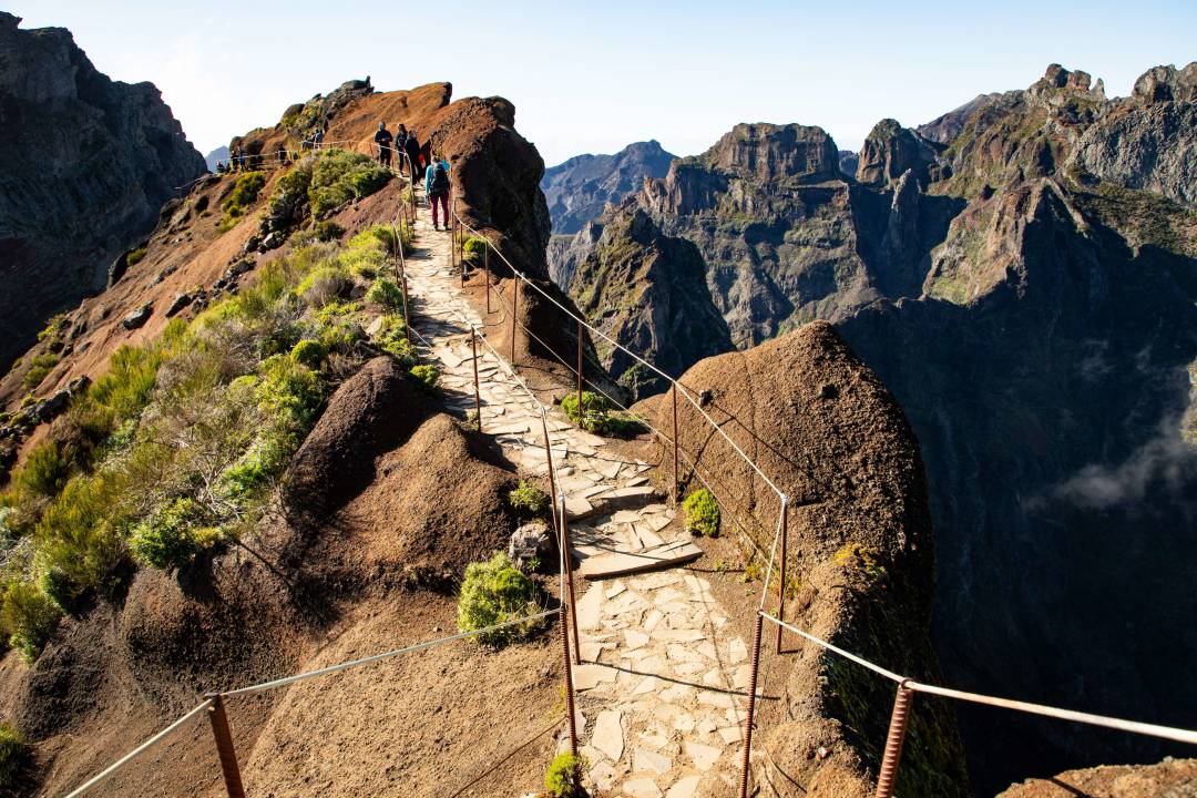 madeira_pico_arieiro_ridge_trail.jpg