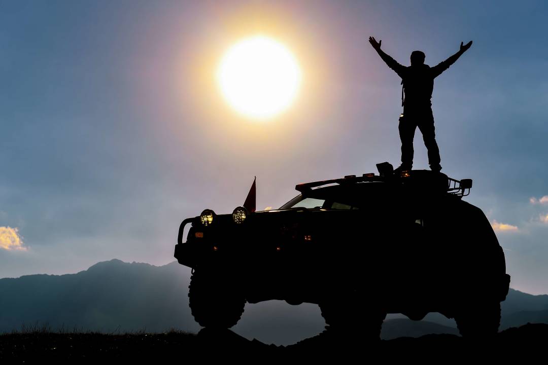 jeep_driving.jpg