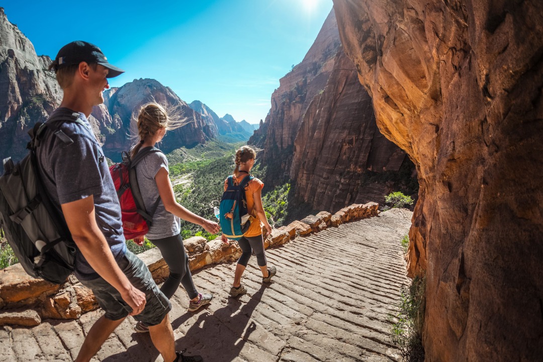 Group_of_Hikers.jpg